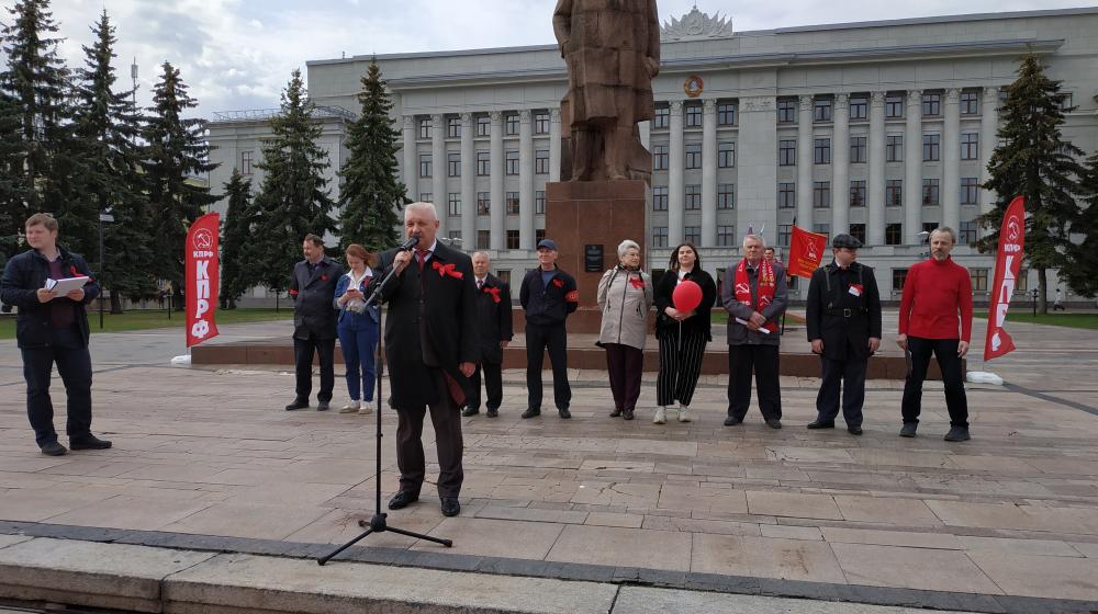 Кировский обком КПРФ: традиции Первомая живы!