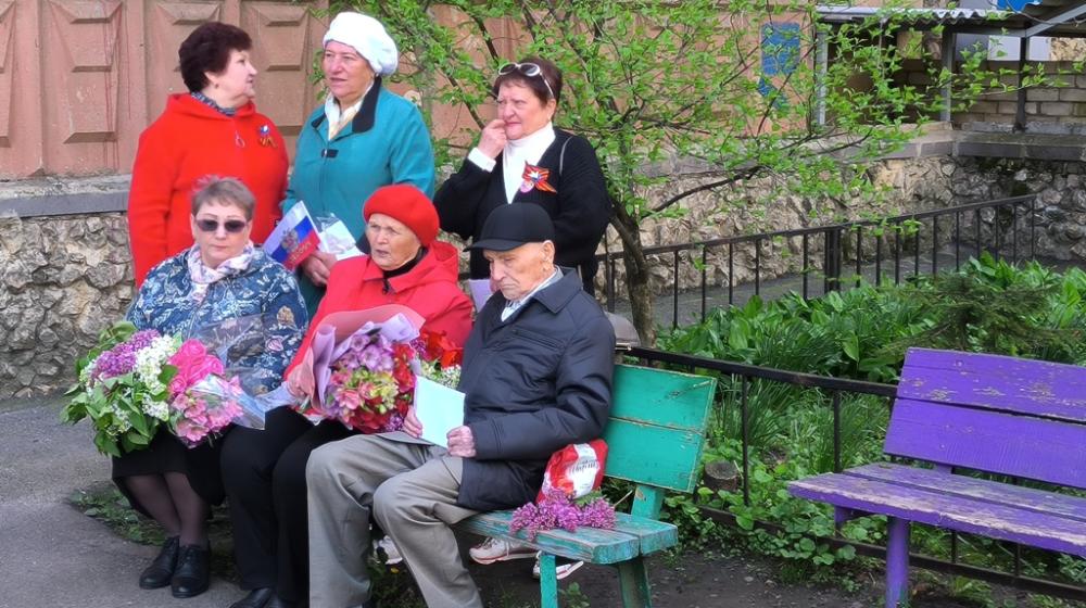 Ставропольским ветеранам ВОВ коммунисты и комсомольцы подарили концерты