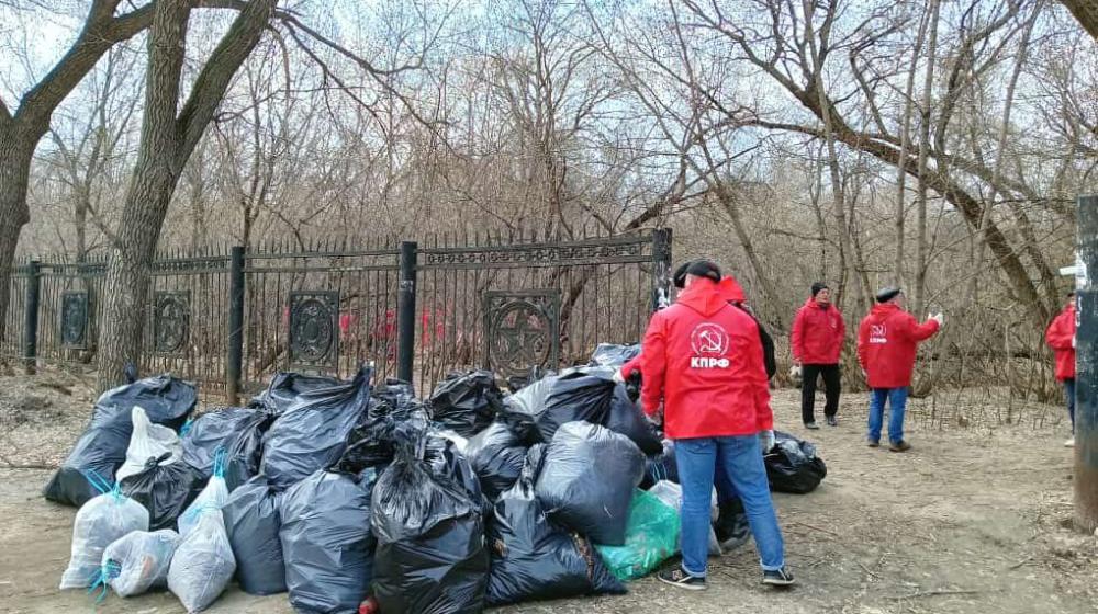 Алтайский край. Полиция предъявила претензию КПРФ в связи с проведенным первомайским субботником
