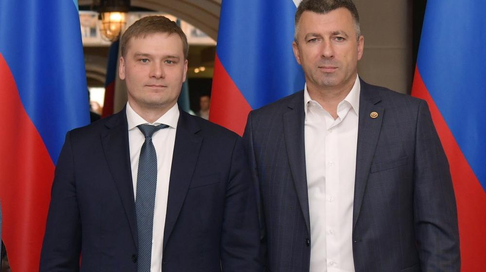 Глава Хакасии Валентин Коновалов находится с визитом в Луганской Народной Республике