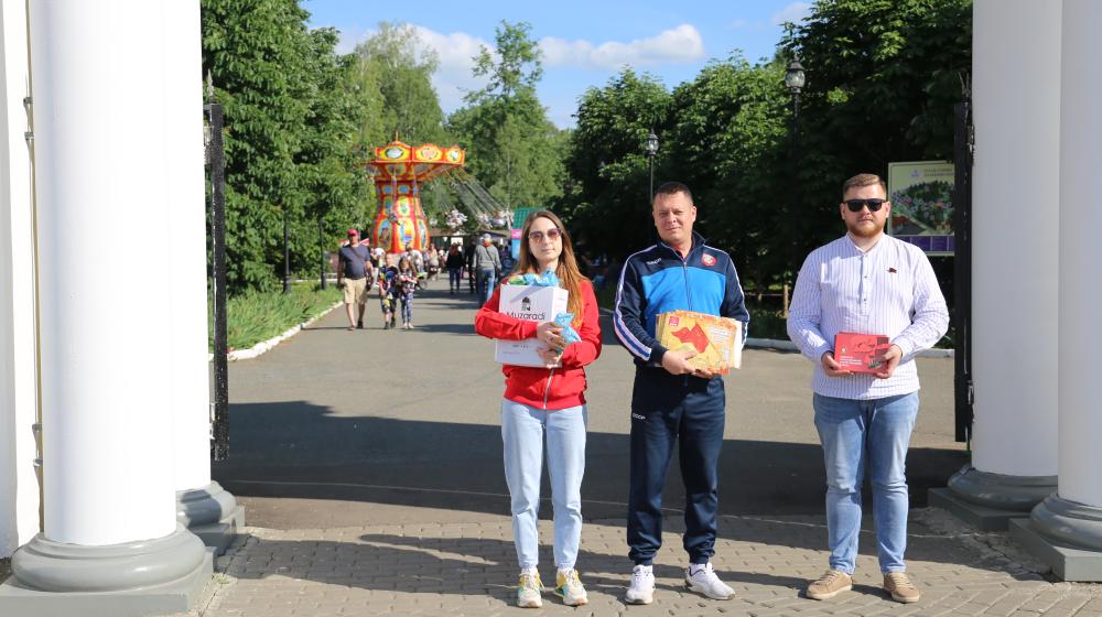 Комсомол Мордовии: все лучшее - детям!