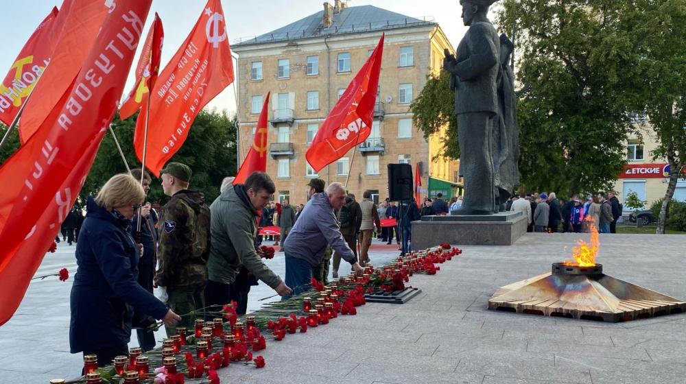 Коммунисты Архангельска почтили память северян, погибших в Великой Отечественной войне