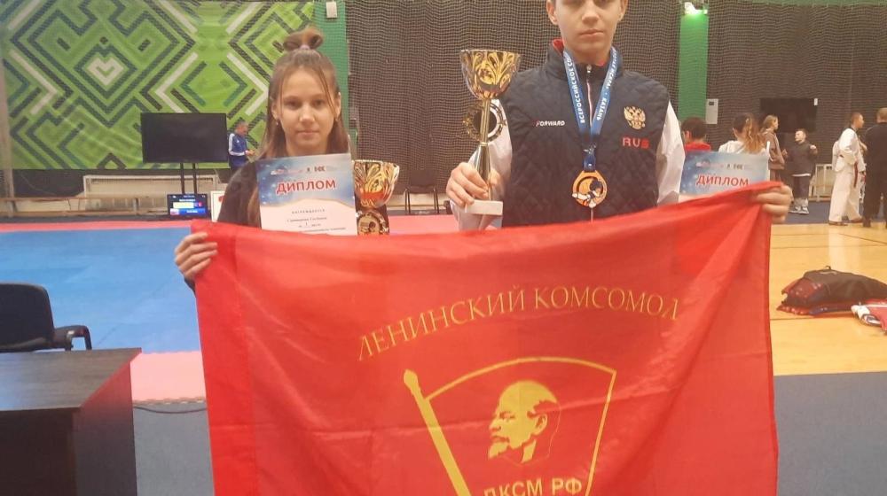 Член Тольяттинского ГК ЛКСМ РФ — победитель первенства России по тхэквондо