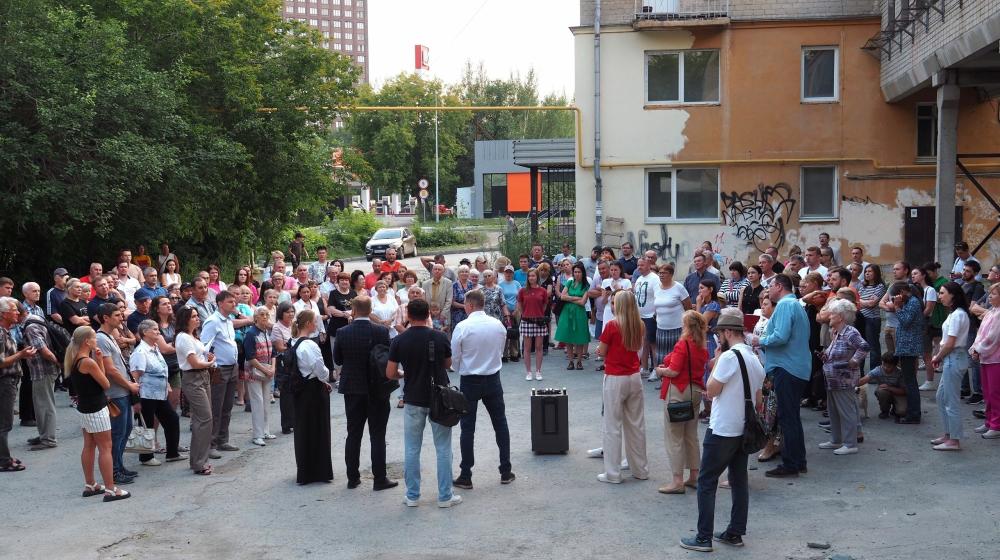Екатеринбург. Жители Ботанического микрорайона возмущены планами точечной застройки