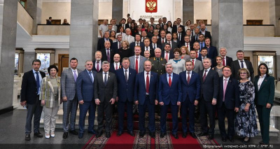 Парламентский фронт партии коммунистов. Статья Г.А. Зюганова в газете "Правда"