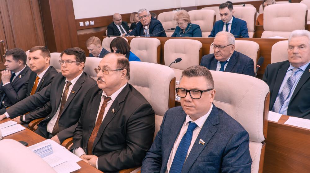 Парламентский фронт борьбы курских депутатов-коммунистов