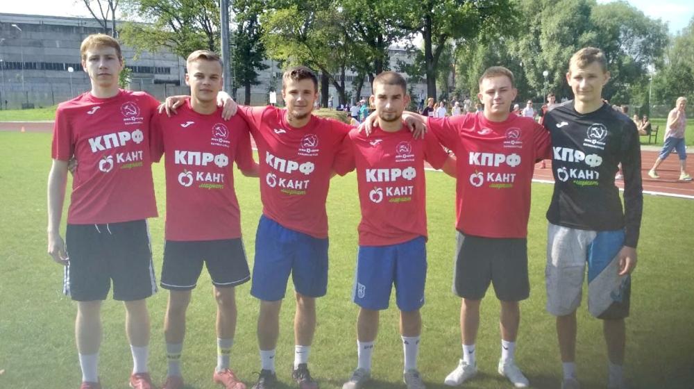 В Калининграде футбольная команда КПРФ стремится к победам