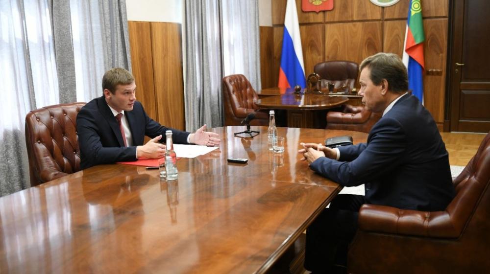 Первый заместитель Председателя Комитета Госдумы РФ по экономической политике Николай Арефьев работает в Хакасии