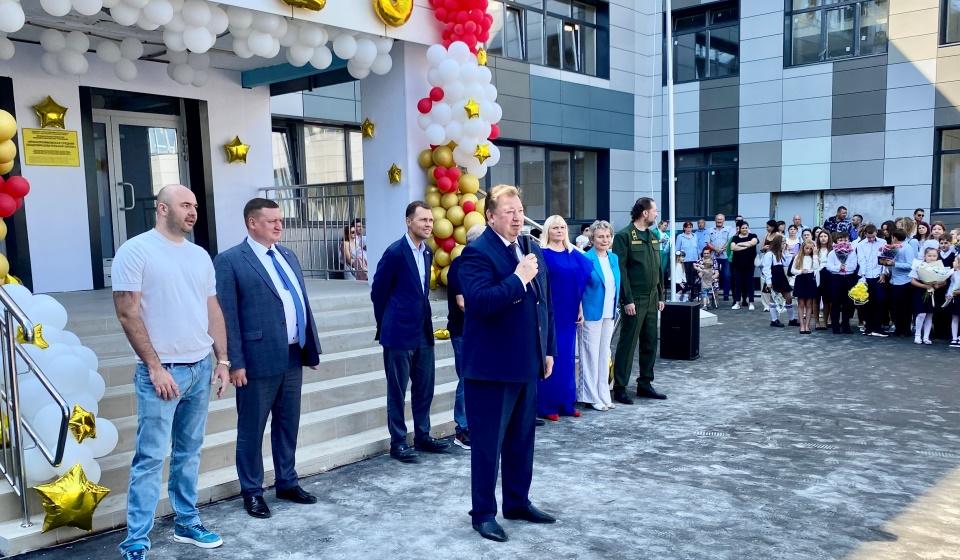 Владимир Кашин выступил на открытии после ремонта Краснопоймовской средней школы