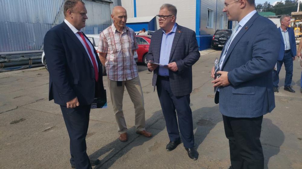 Кандидат на должность Губернатора Московской области от КПРФ Александр Наумов посетил предприятие «Оверхол-Про» в Балашихе