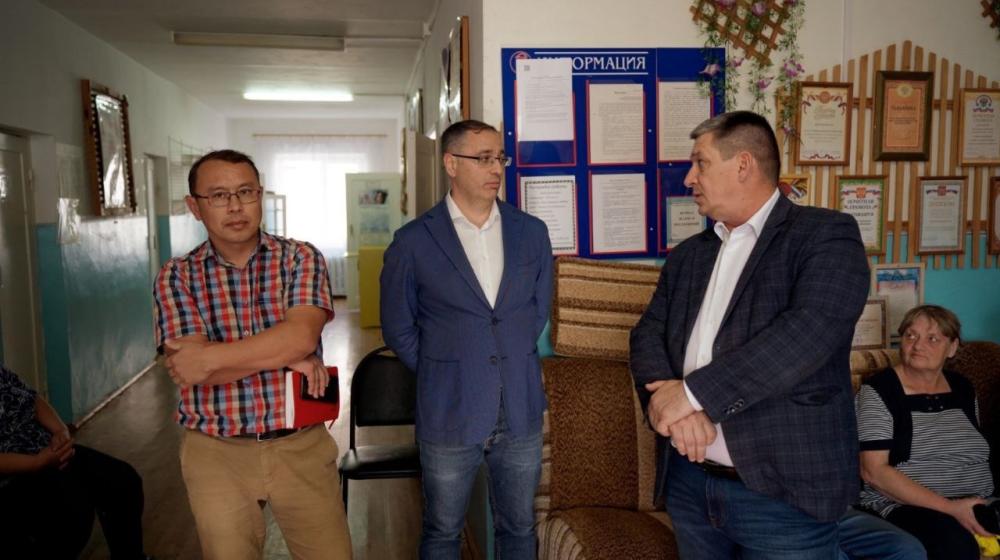 Депутаты КПРФ провели встречу с жителями села Кариновка Переволоцкого района Оренбургской области
