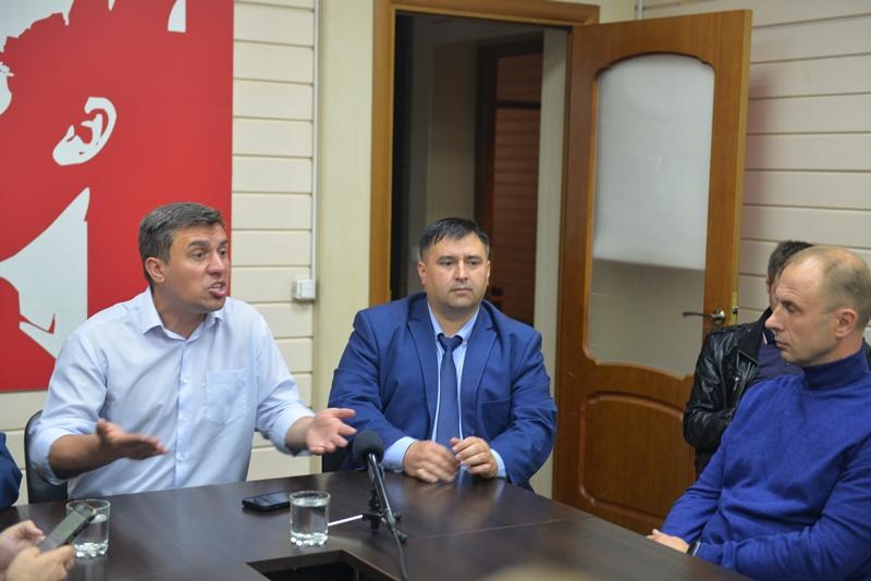 Политический блогер Николай Бондаренко приехал в Новосибирск поддержать Романа Яковлева на выборах губернатора Новосибирской области