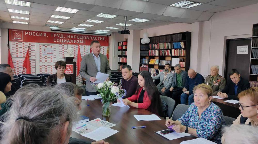 В Чувашском рескоме КПРФ состоялся «круглый стол», посвящённый «Чёрному октябрю» 1993 года