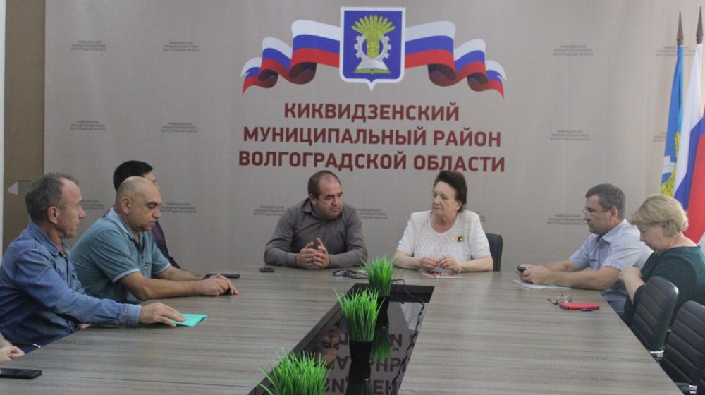 Волгоградская область. Лидер сталинградских коммунистов Тамара Головачева с рабочим визитом посетила Киквидзенский район