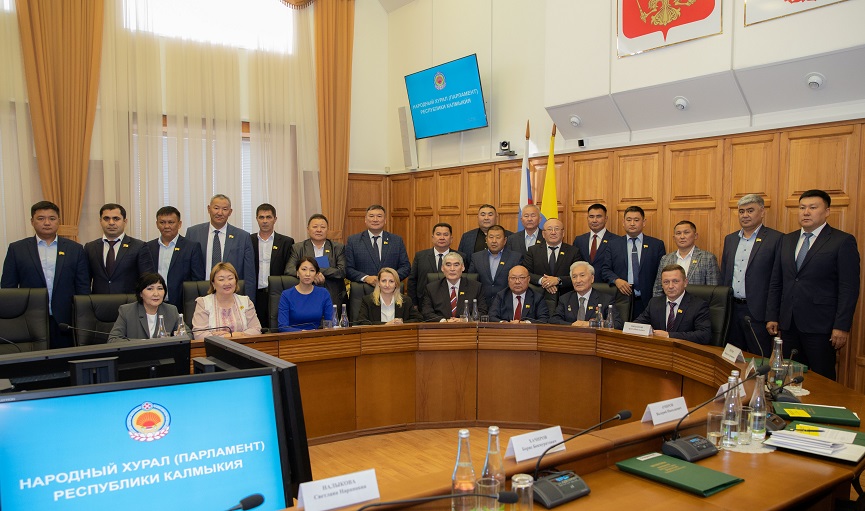 Николай Нуров избран заместителем Председателя Народного Хурала Калмыкии