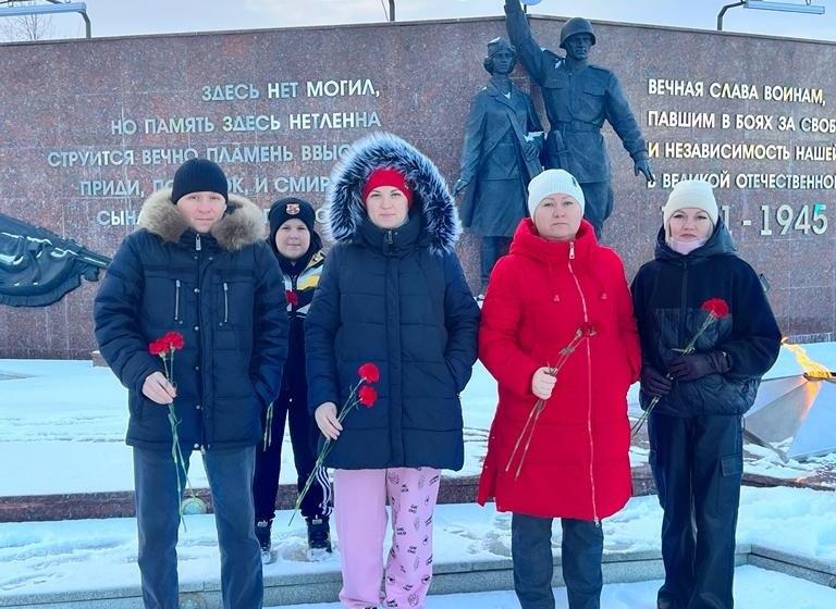 На Ямале прошли акции в честь 105-й годовщины со дня образования ВЛКСМ