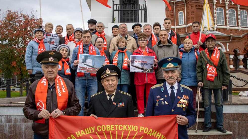 В Удмуртии коммунисты почтили память погибших защитников Советской власти