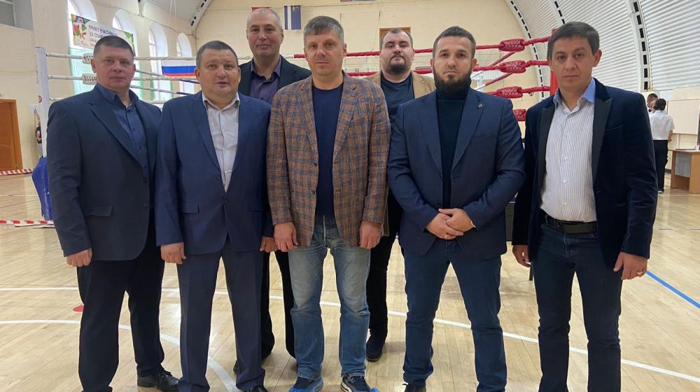 Коммунисты Тюмени приняли участие в турнире по боксу