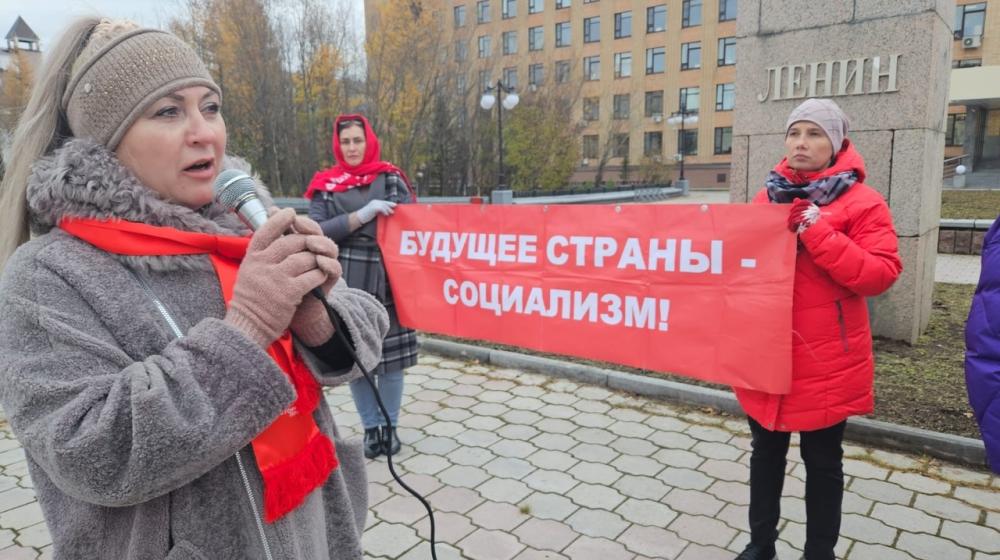 Ямало-Ненецкий автономный округ. В Салехарде прошел митинг в память трагических событий 3-4 октября 1993 года
