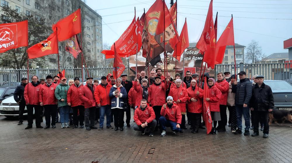 Тамбовские коммунисты отметили годовщину Великого Октября