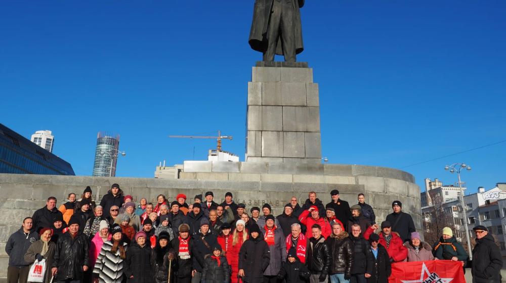 В Свердловской области достойно отметили 7-го Ноября яркими акциями в разных городах