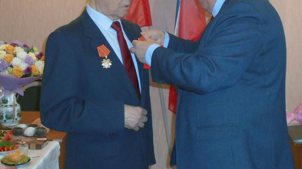 Воронеж. Коммунисты поздравили ветерана Великой Отечественной войны Н.Н. Борисова с 99-летием