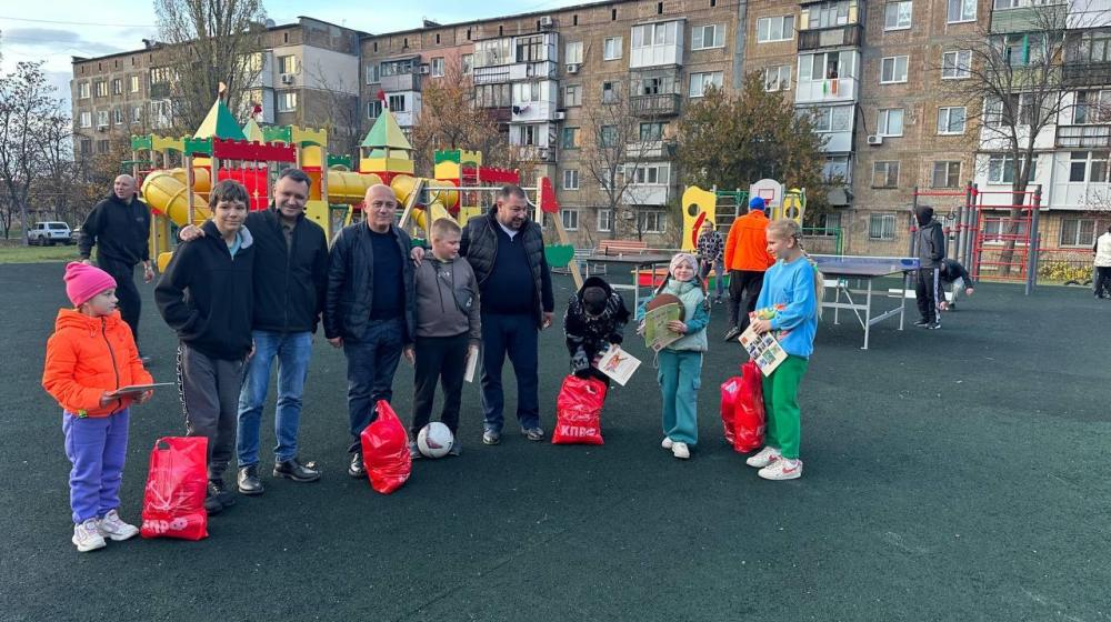Донецкие депутаты-коммунисты Н.О. Сытов, Ю.Я. Якубов и С.А. Акубеков посетили с гуманитарной миссией Ясиноватский муниципальный округ