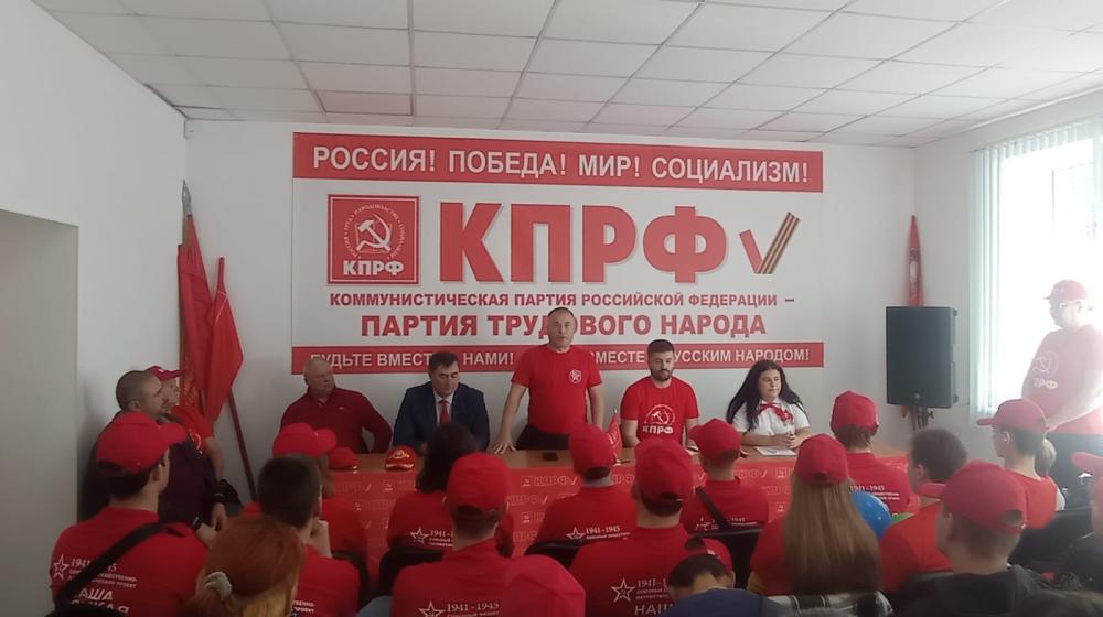 В годовщину Октября на Запорожской земле возродился Комсомол