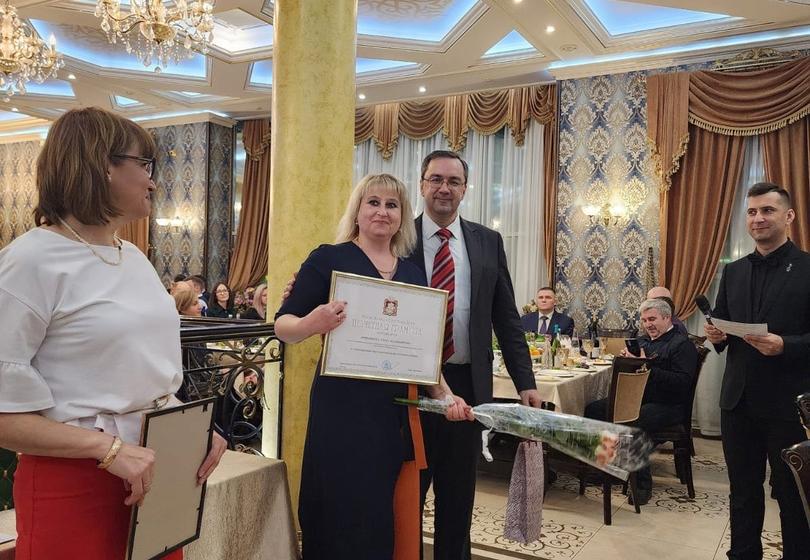 По поручению руководителя фракции КПРФ Мособлдумы Александра Наумова был поздравлен коллектив «Мособлэнерго» в Домодедове