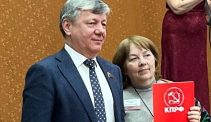 Дмитрий Новиков поздравил сотрудников Дома-музея В.И. Ленина в Ульяновске со 100-летием со дня создания