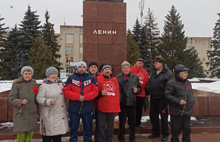 Тамбовские коммунисты почтили память И.В. Сталина