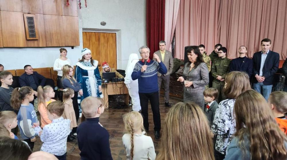 Делегация КПРФ во главе с К.К. Тайсаевым работает в Луганской Народной Республике