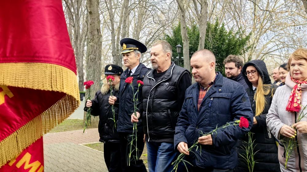 В Севастополе почтили память И.В. Сталина