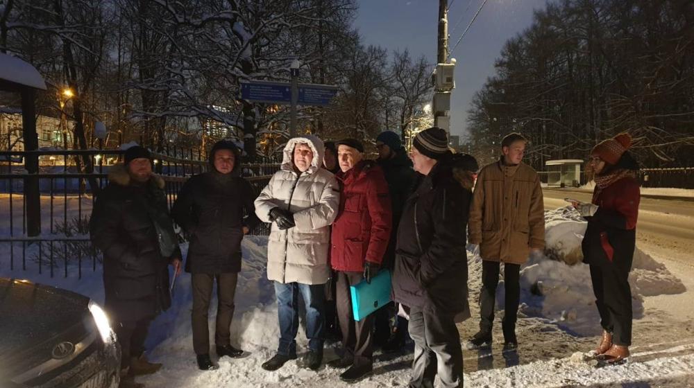 Член ЦК КПРФ, сенатор Российской Федерации Айрат Гибатдинов провел встречу с инициативной группой граждан, выступающих против строительства очередного ЖК в Москве