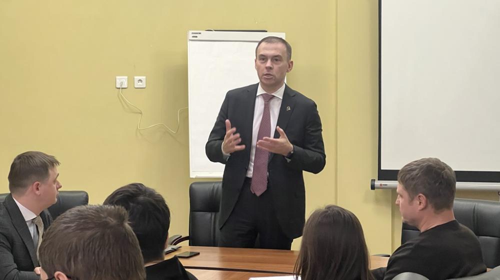 Юрий Афонин выступил в Центре политической учебы перед идеологами, агитаторами и пропагандистами