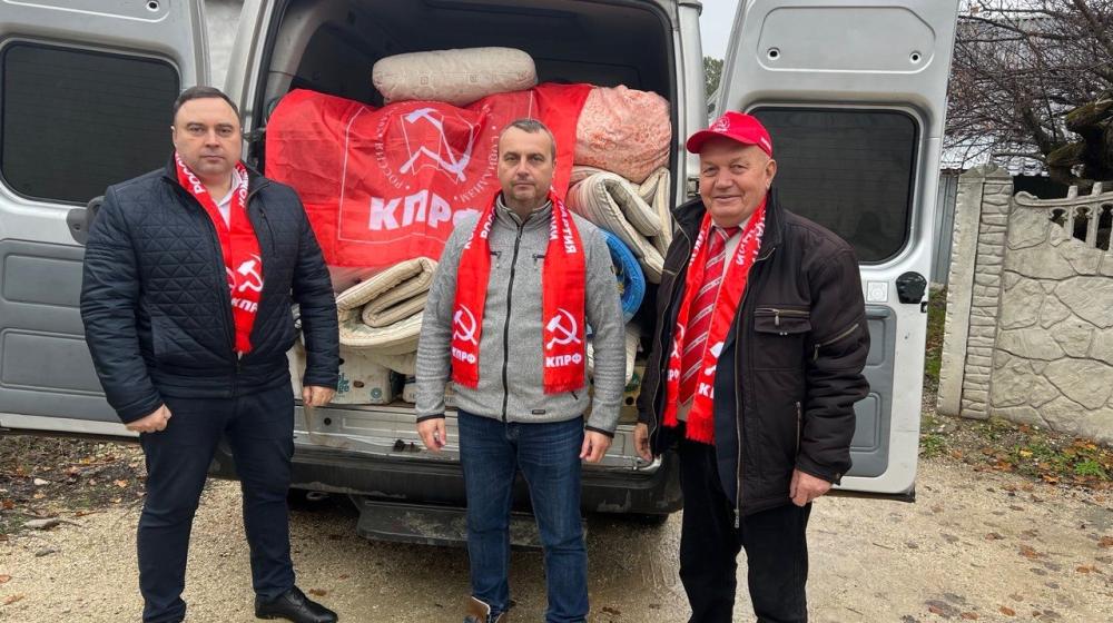 Крымские коммунисты передали на фронт очередную партию гуманитарной помощи