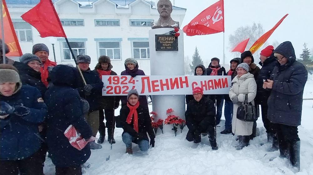 Татарстан. Народ установил бюст Ленину