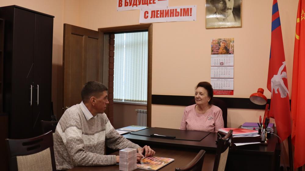 Волгоградская область. Лидер местных коммунистов Тамара Головачева встретилась с бойцом СВО Юрием Гагиным