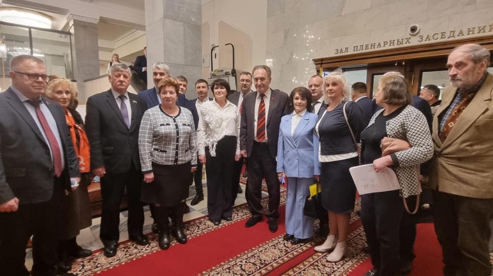 Николай Васильев принял участие в парламентских слушаниях