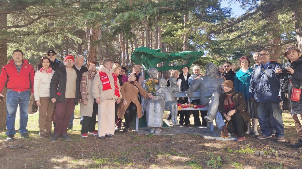 Краснодарский край. Коммунисты в Геленджике отметили 155-летие со дня рождения Н.К. Крупской