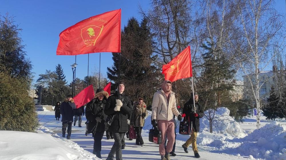 В Омске День Советской Армии актив КПРФ проведет агитационные рейды в село