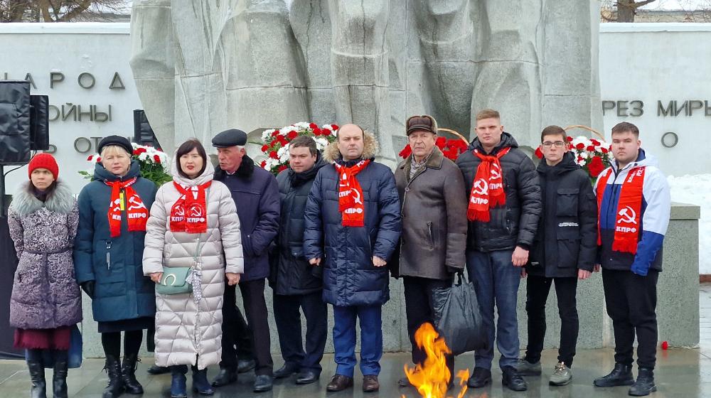 Рязанские коммунисты почтили память участников Сталинградской битвы