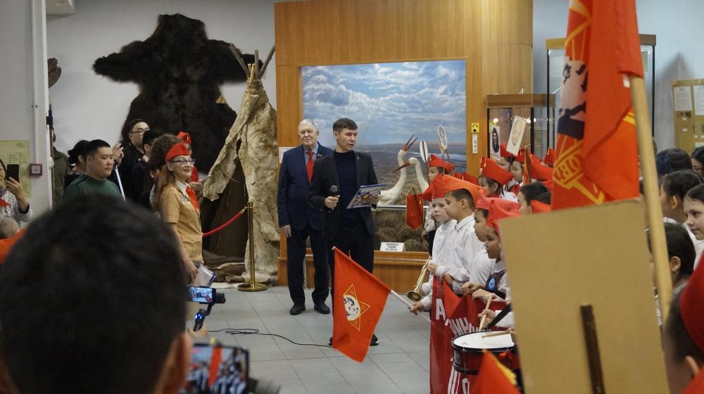 Республика Саха (Якутия). Торжественная линейка, посвященная «100-летию пионерии Якутии»