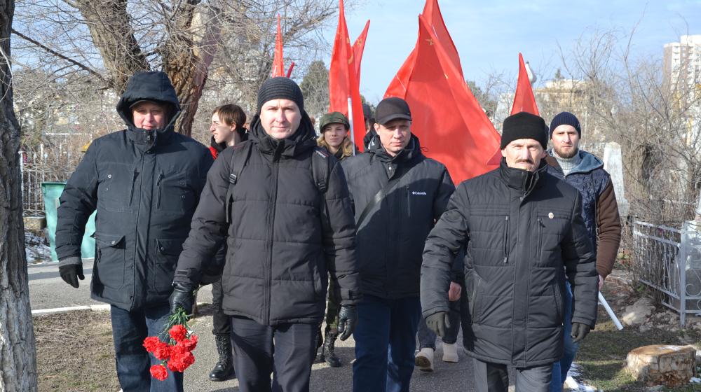 Астраханские коммунисты отметили 106-ю годовщину создания Красной Армии