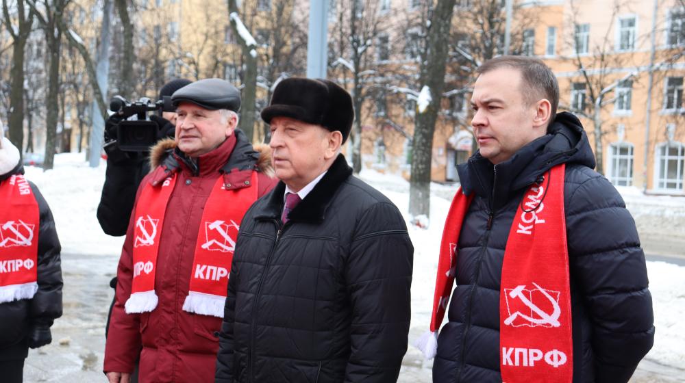 Кандидат в Президенты от КПРФ Николай Харитонов в Ярославле призвал заняться восстановлением хлопководства и станкостроения