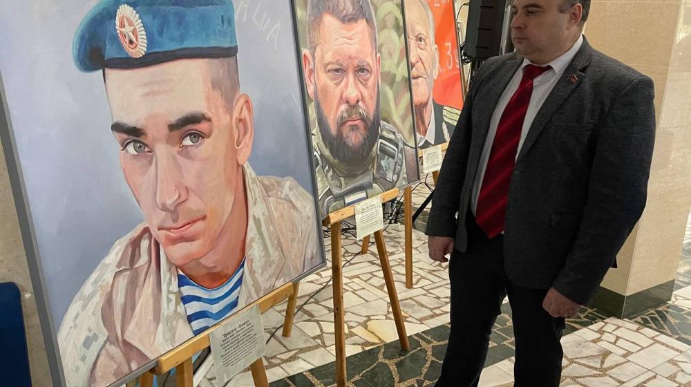 Коммунисты Республики Крым посетили выставку, посвящённую СВО