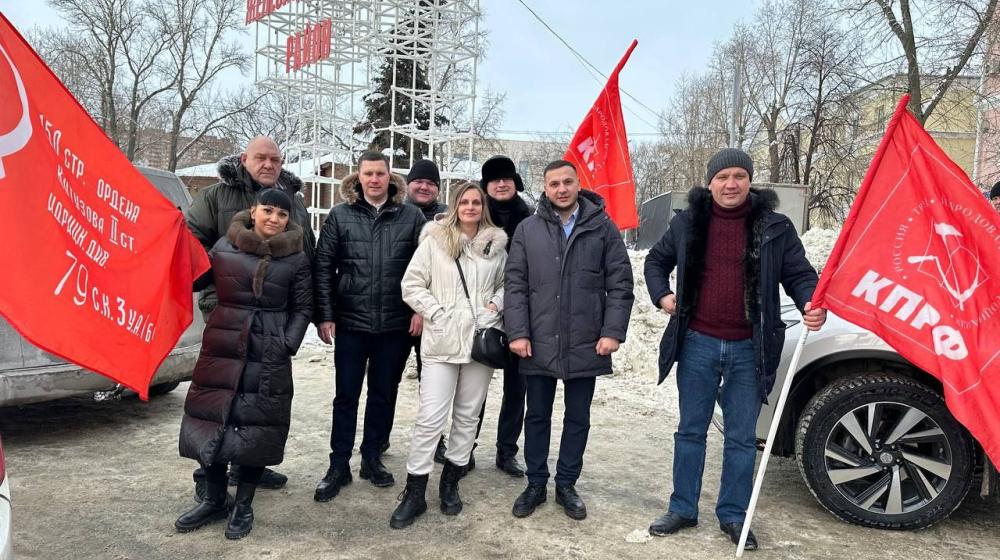 В Ульяновске отметили День Советской Армии и Военно-Морского Флота