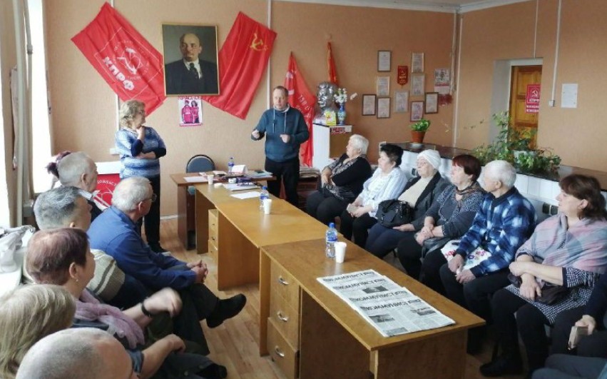 Саратовская область. Депутаты-коммунисты Ольга Алимова и Владимир Есипов встретились с жителями Красноармейского района