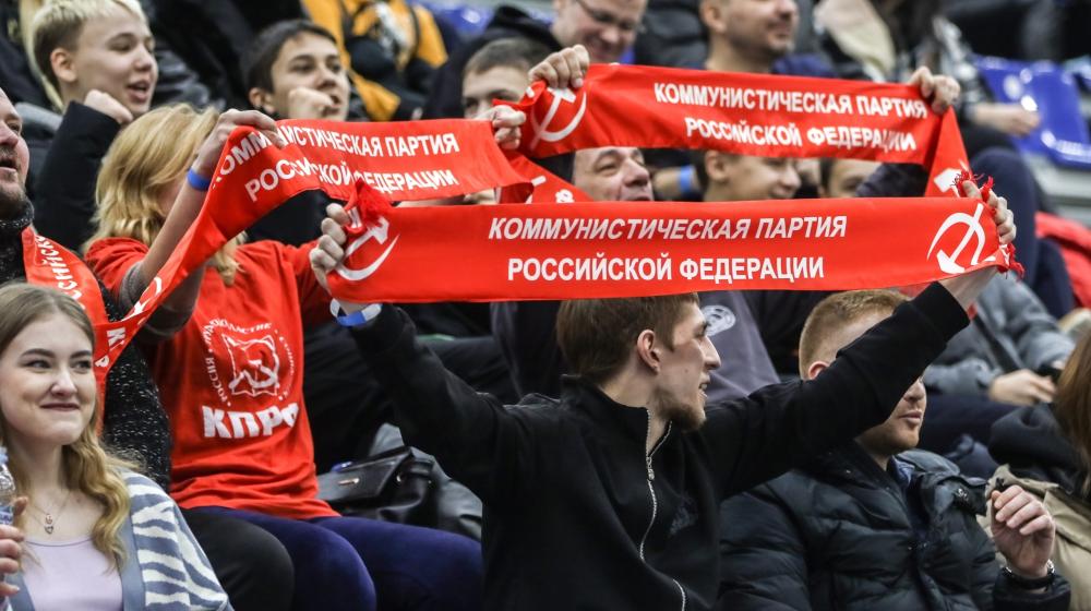 Тюменские коммунисты поддержали мини-футбольный клуб «КПРФ» на матче в Тюмени