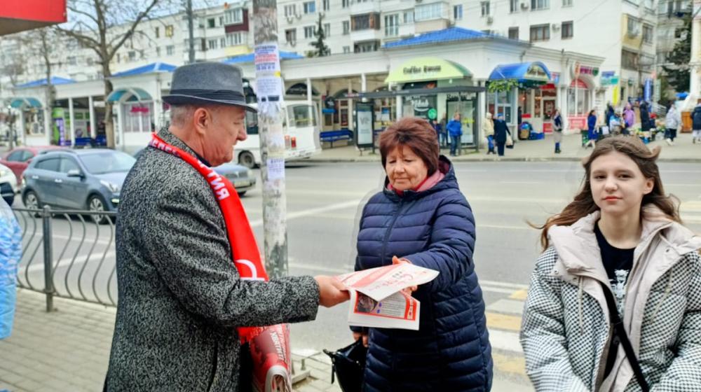 Севастопольские коммунисты ведут активную работу в поддержку Николая Харитонова